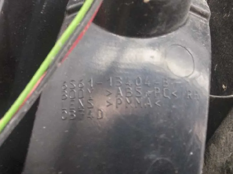 Piloto Trasero Derecho para Ford Fiesta (Cbk)