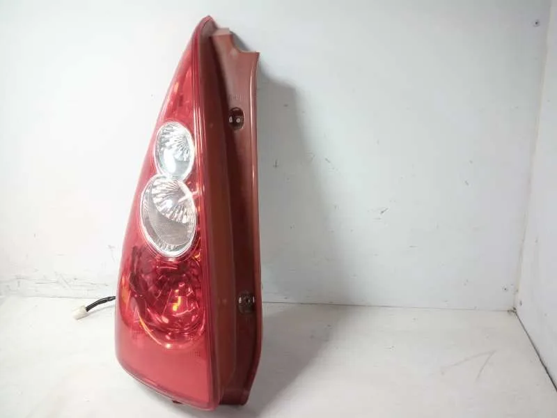 Piloto Trasero Izquierdo para Mazda 5 Berl. (Cr)