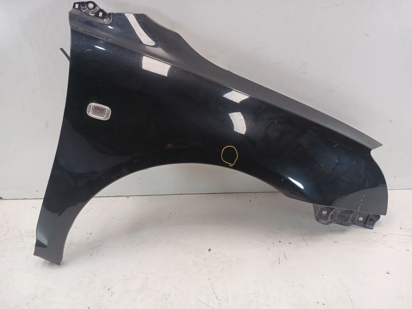 Aleta Delantera Derecha para Toyota Avensis Berlina (T25)