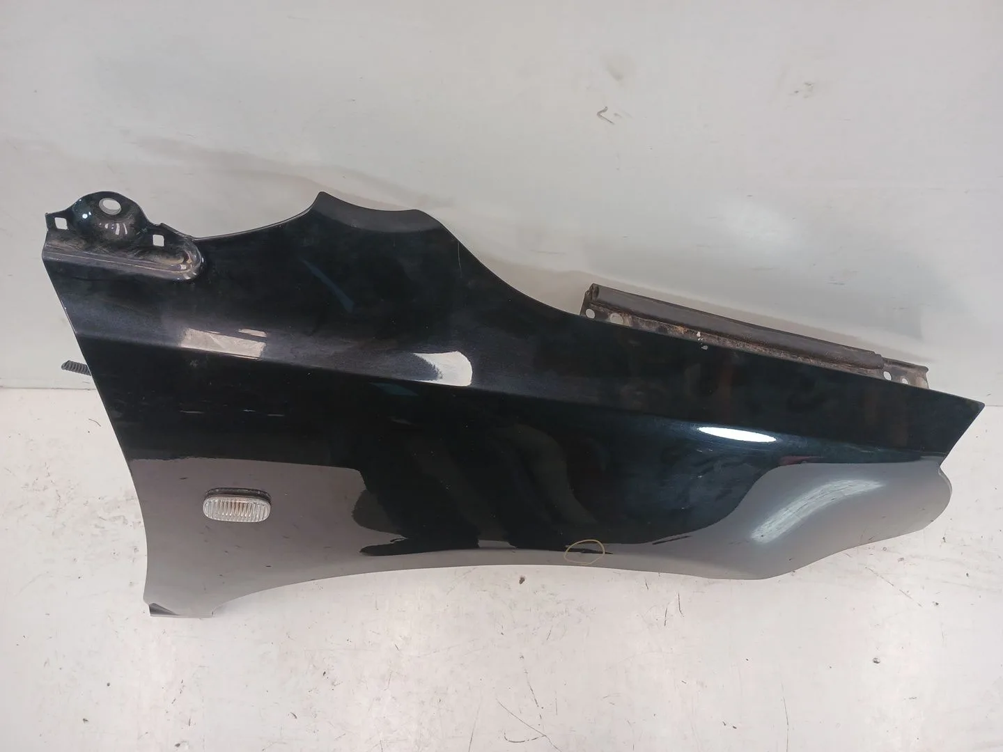 Aleta Delantera Derecha para Toyota Avensis Berlina (T25)