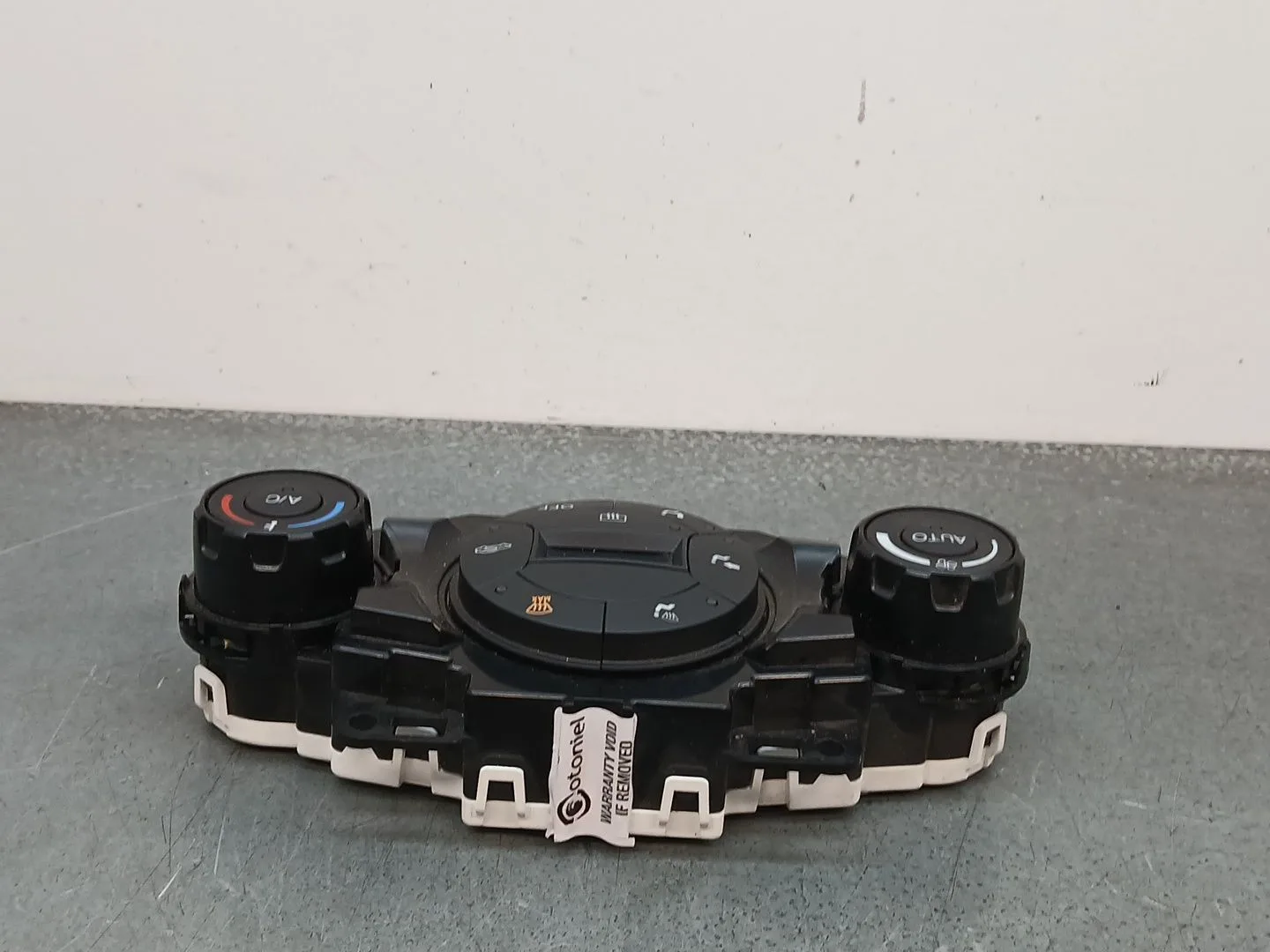 Mando Climatizador para Ford Fiesta (Ccn)