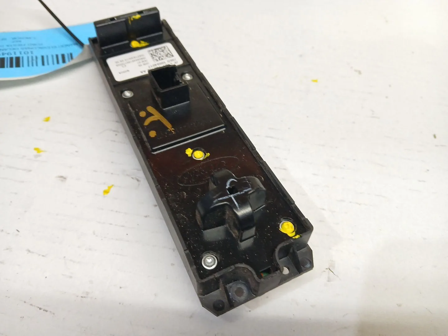 Mando Elevalunas Delantero Izquierdo para Ford Fiesta (Ccn)
