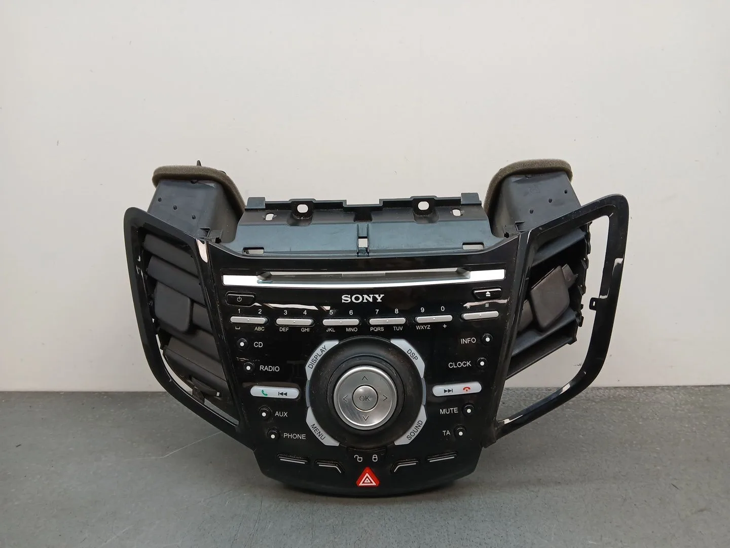 Sistema Audio / Radio Cd para Ford Fiesta (Ccn)