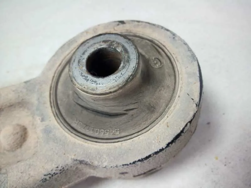 Brazo Suspension Inferior Delantero Derecho para Nissan Nv 400