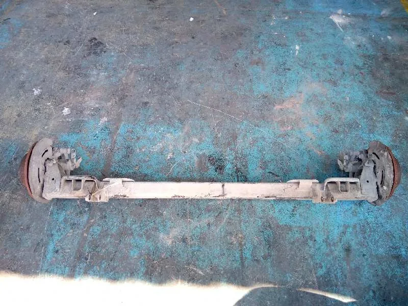 Puente Trasero para Nissan Nv 400
