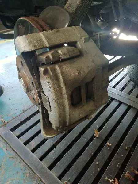 Pinza Freno Delantera Izquierda para Audi A6 Avant (4F2)