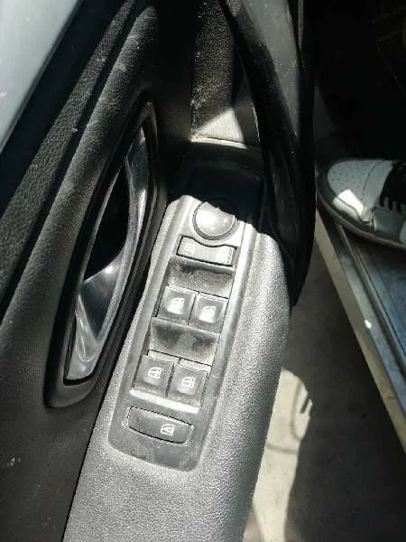 Mando Elevalunas Delantero Izquierdo para Renault Laguna Iii