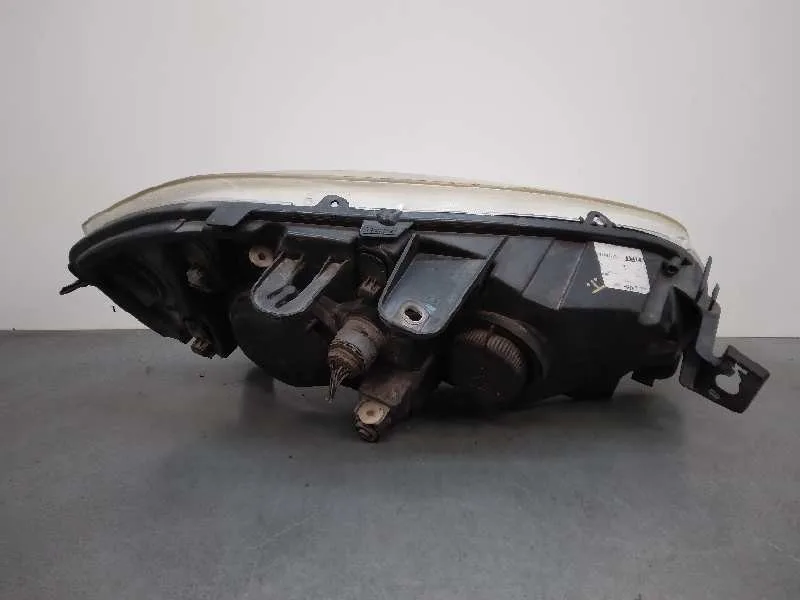 Faro Izquierdo para Fiat Linea (110)