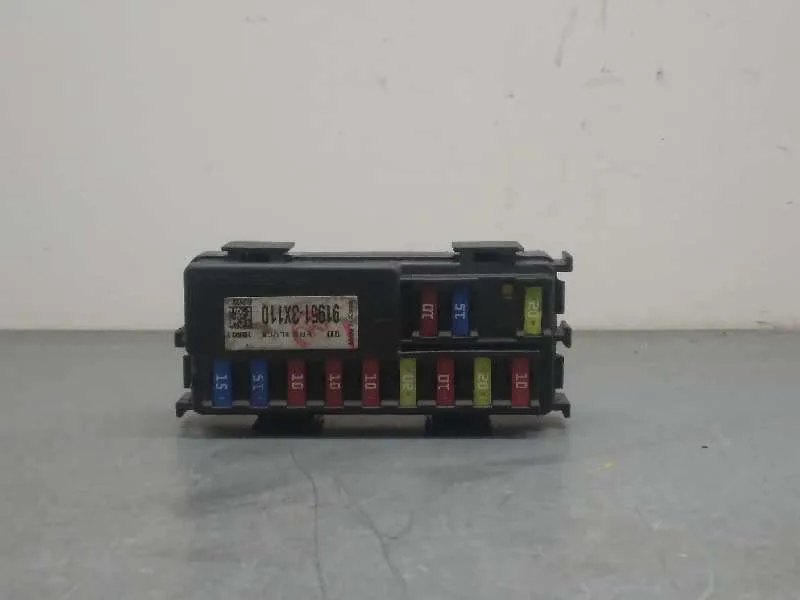 Caja Reles / Fusibles para Kia Carens ( )