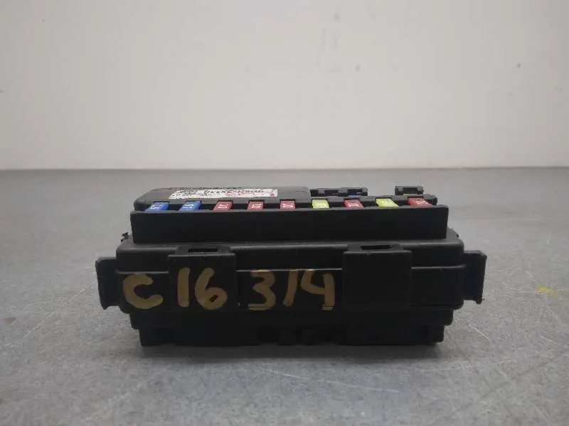 Caja Reles / Fusibles para Kia Carens ( )