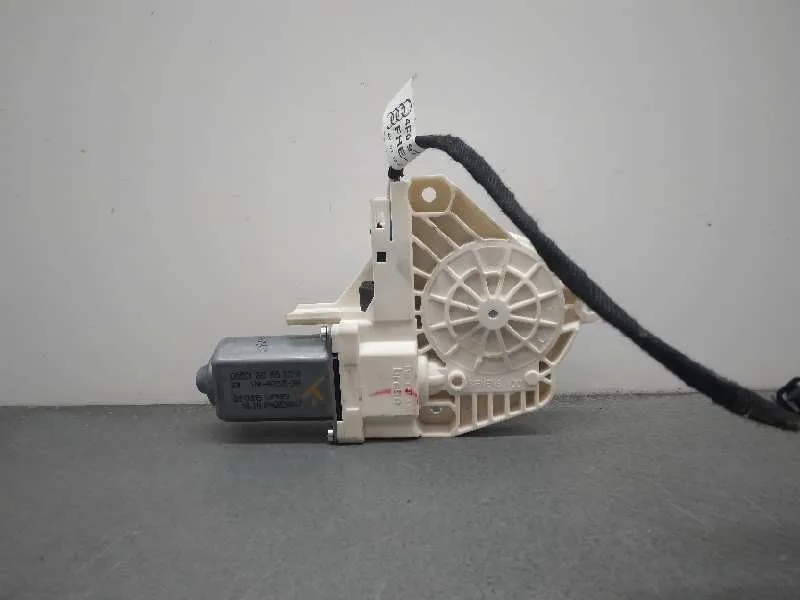 Motor Elevalunas Delantero Derecho para Audi A6 Avant (4F2)