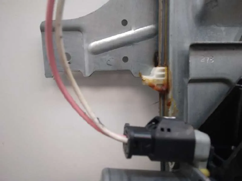 Elevalunas Delantero Derecho para Peugeot 208