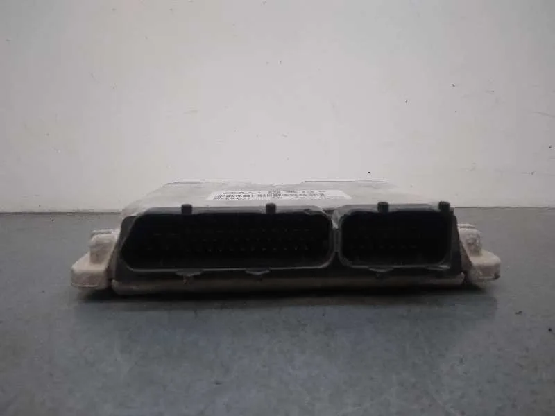 Centralita Motor Uce para Audi A3 (8L)