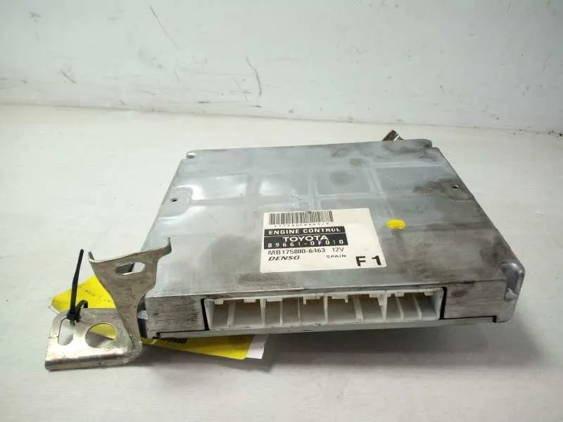 Centralita Motor Uce para Toyota Corolla Verso (R1)