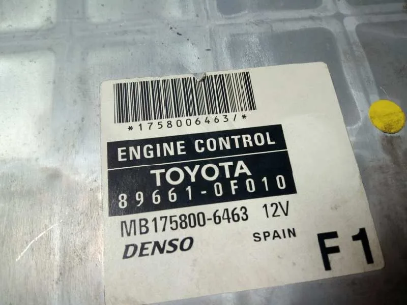 Centralita Motor Uce para Toyota Corolla Verso (R1)