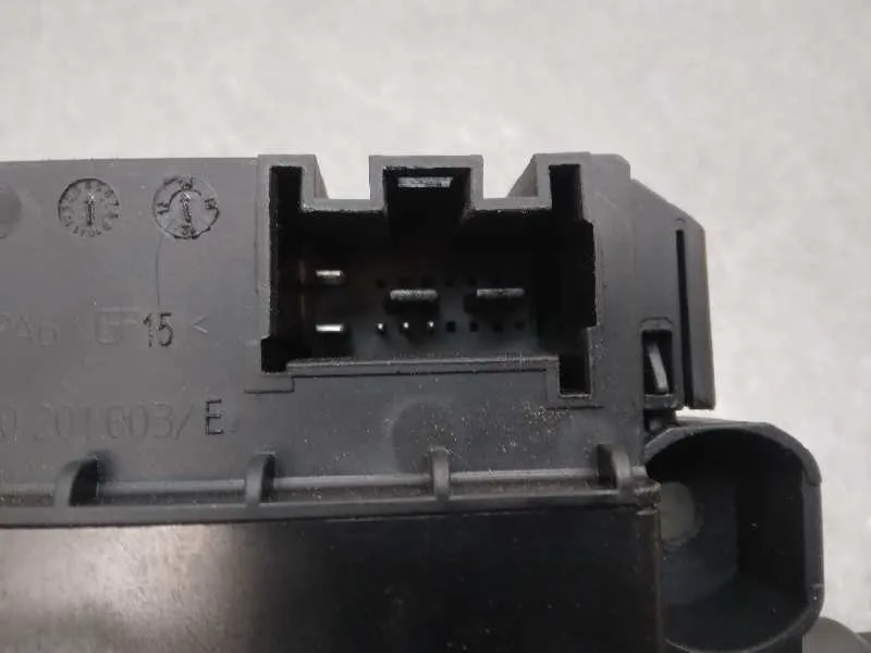 Motor Elevalunas Trasero Derecho para Volkswagen Polo (6C1)