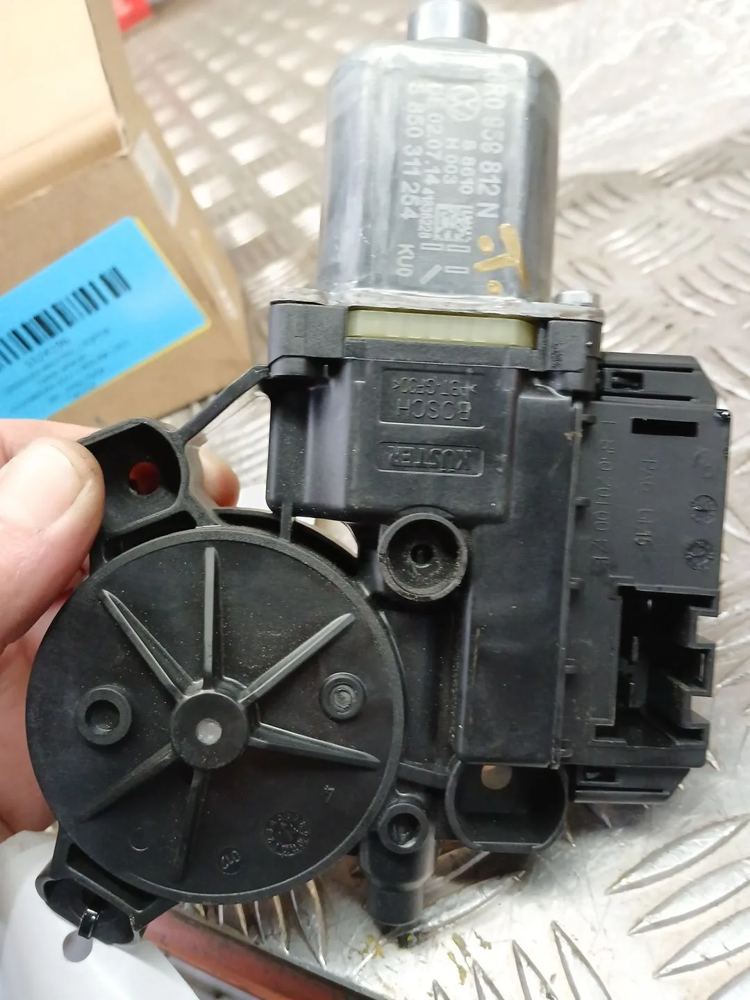 Motor Elevalunas Trasero Derecho para Volkswagen Polo (6C1)