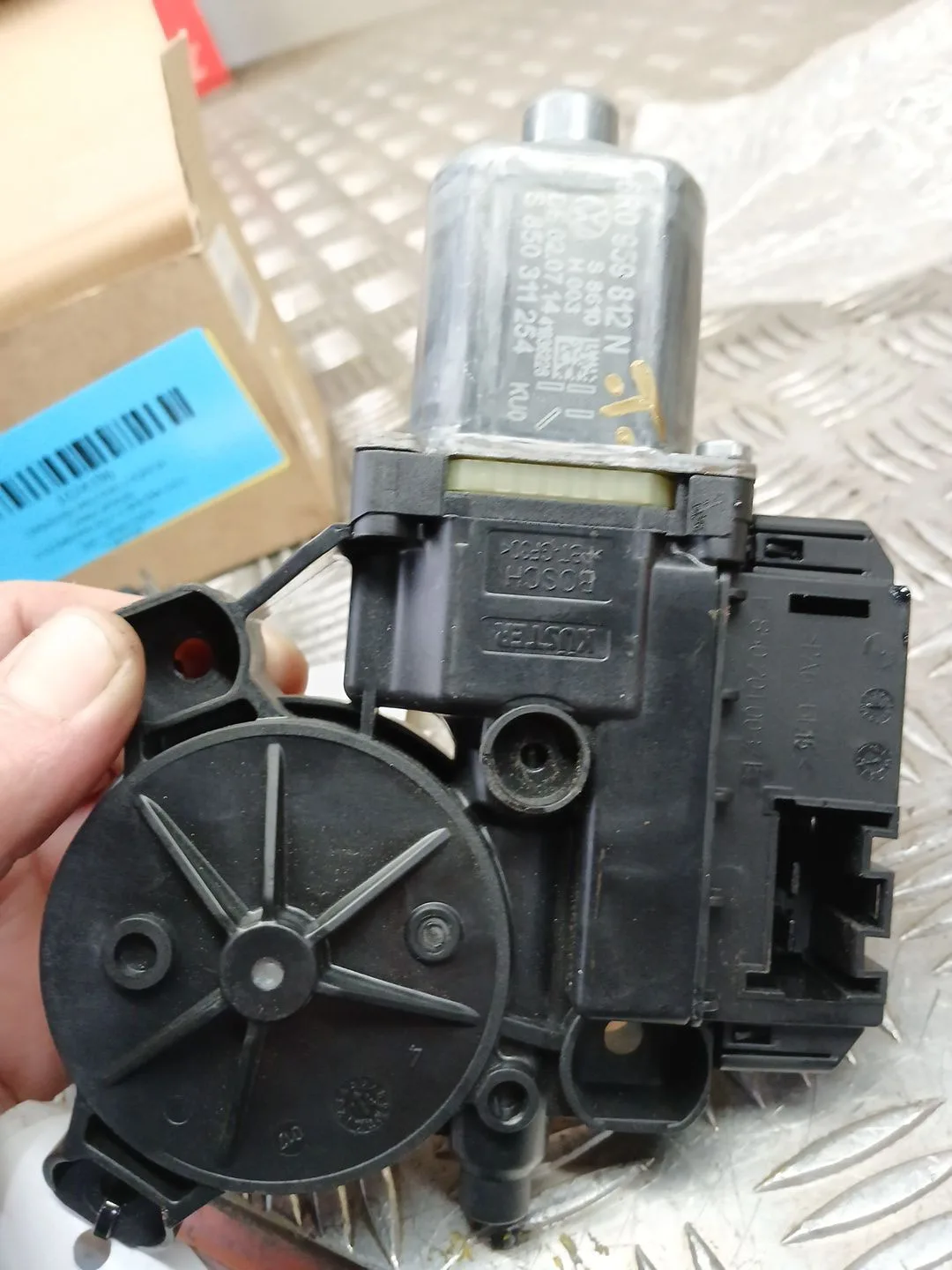 Motor Elevalunas Trasero Derecho para Volkswagen Polo (6C1)
