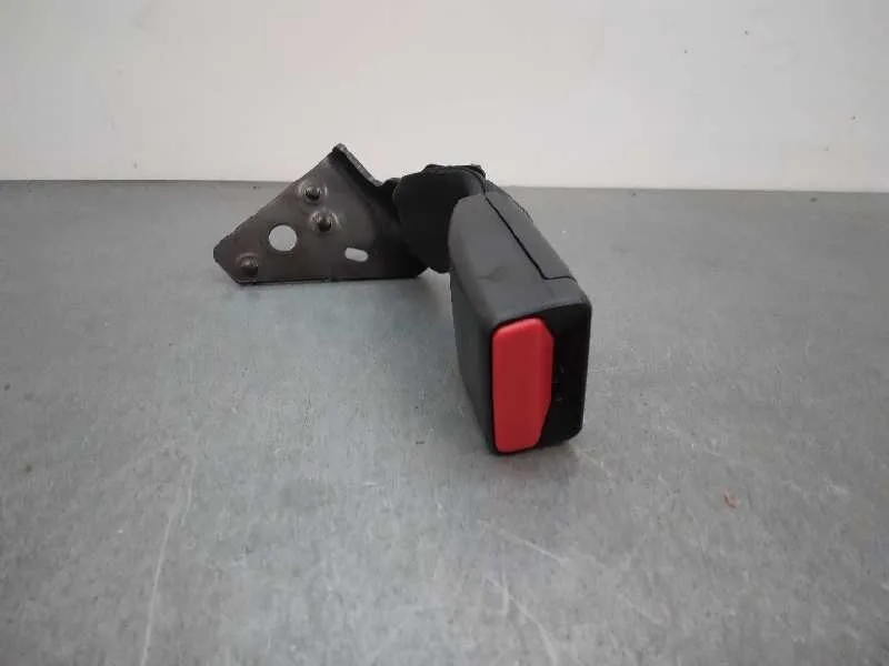 Enganche Cinturon para Peugeot 208