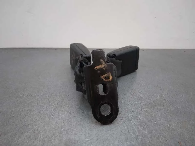 Enganche Cinturon para Peugeot 208