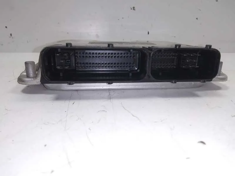 Centralita Motor Uce para Seat Ibiza (6L1)