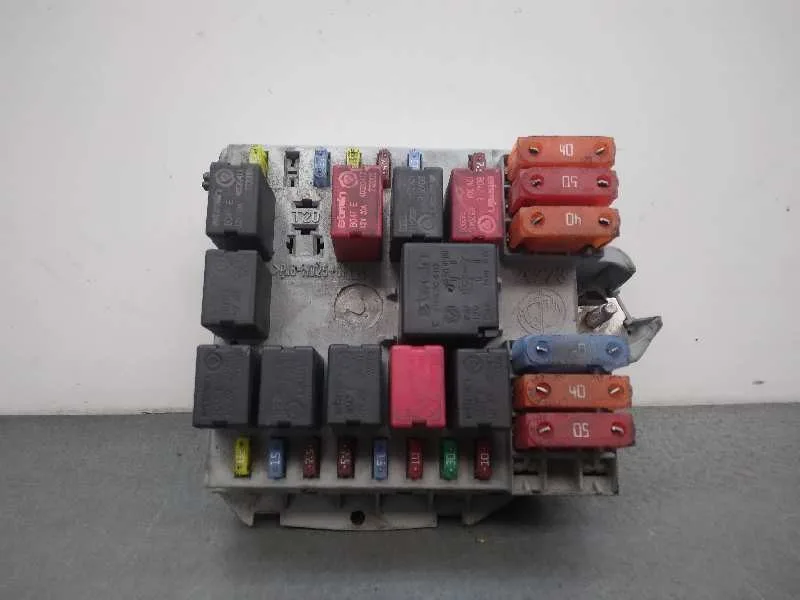 Caja Reles / Fusibles para Alfa Romeo 147 (190)