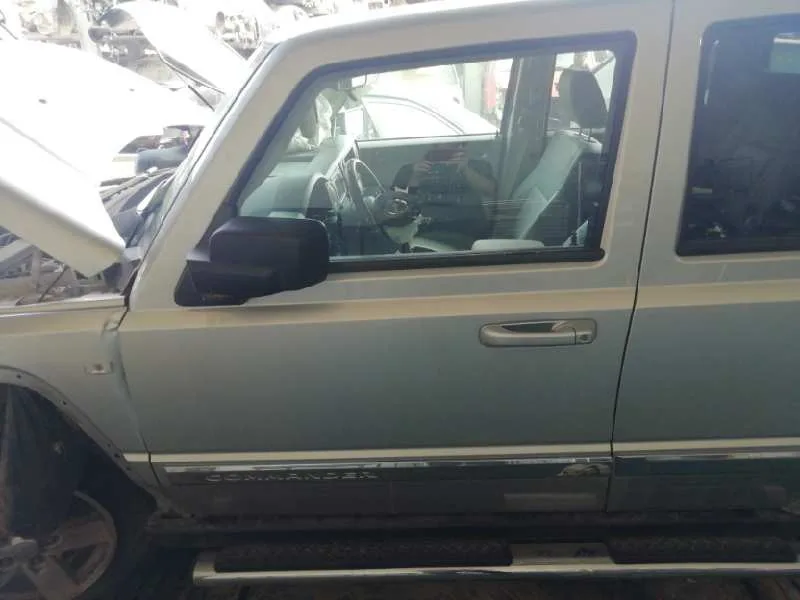 Puerta Delantera Izquierda para Jeep Commander