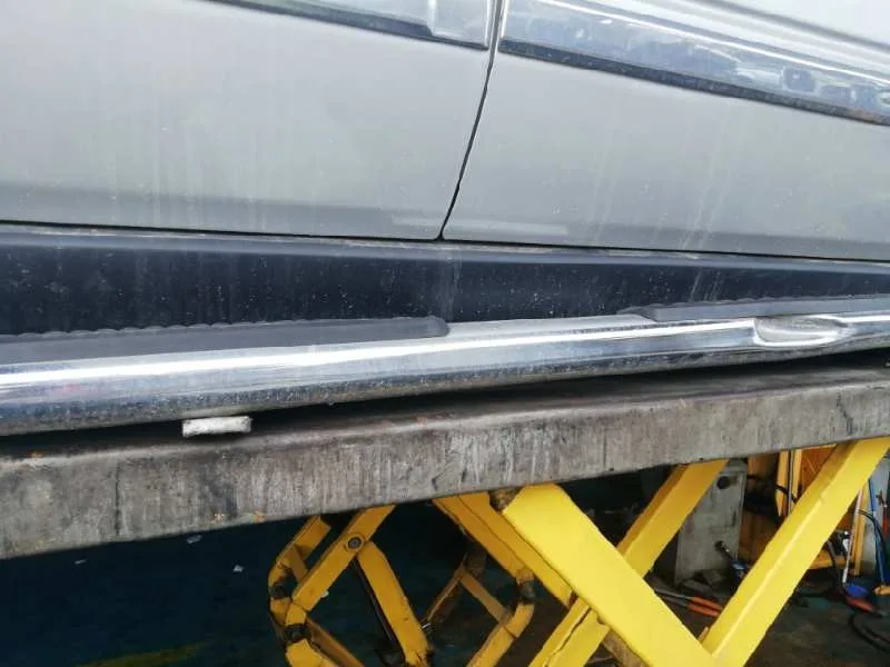 Estribo para Jeep Commander
