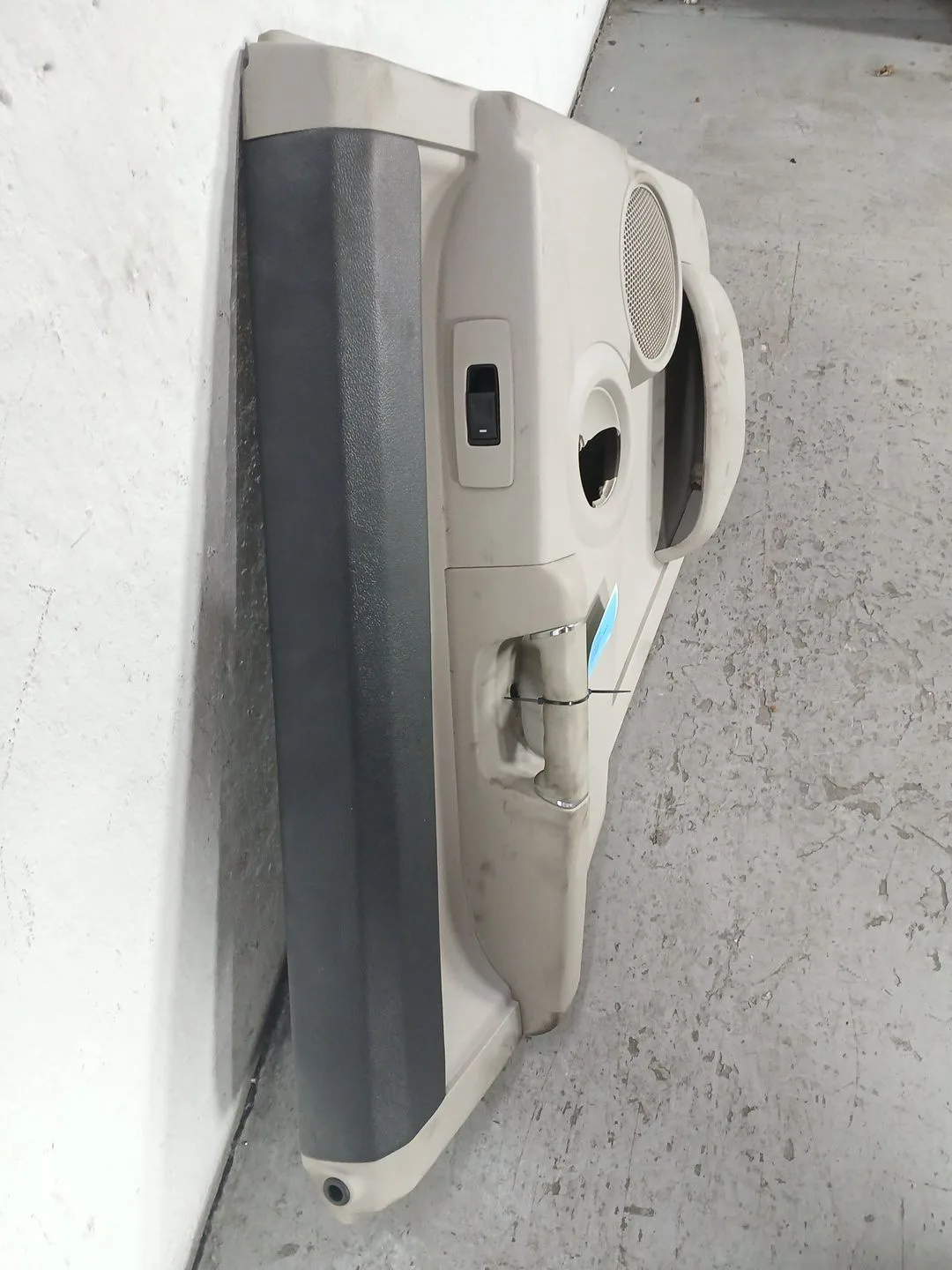 Guarnecido Puerta Trasera Izquierda para Jeep Commander