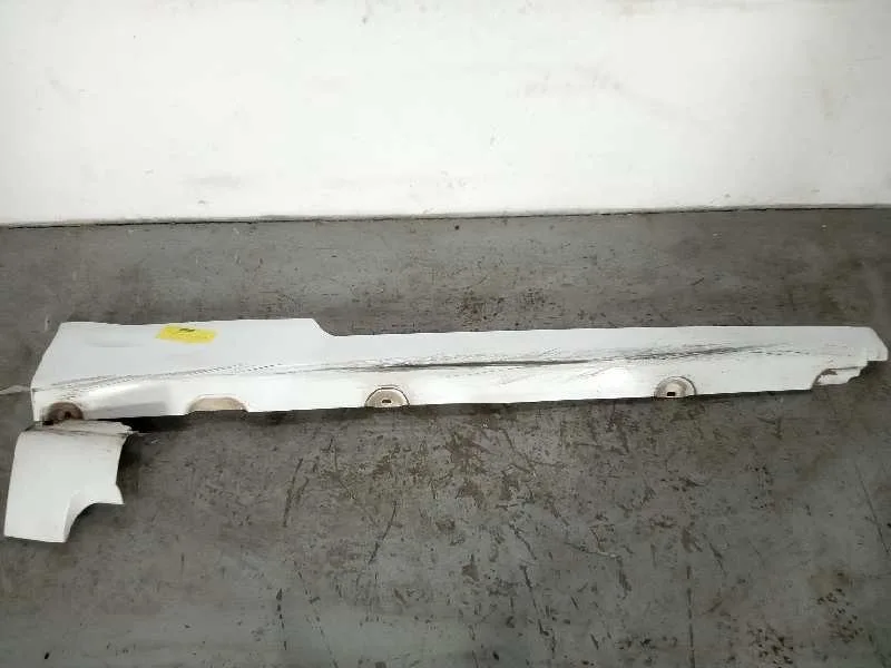 Faldon Lateral para Ford Focus Berlina (Cap)