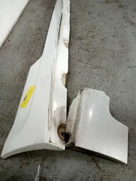 Faldon Lateral para Ford Focus Berlina (Cap)