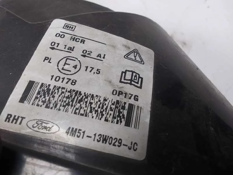 Faro Derecho para Ford Focus Berlina (Cap)