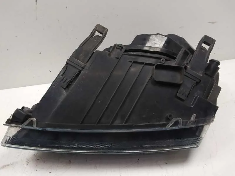 Faro Derecho para Ford Focus Berlina (Cap)