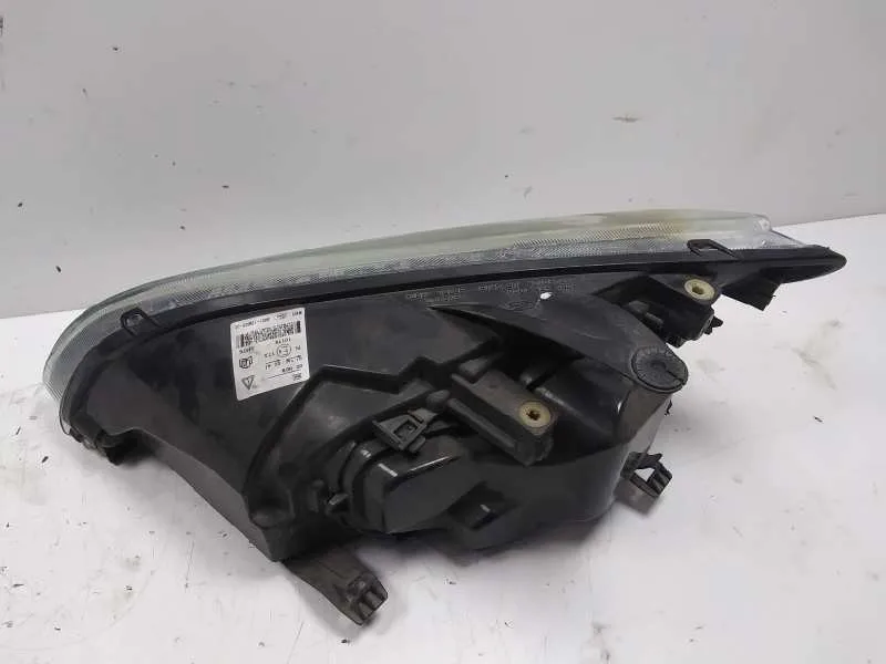 Faro Derecho para Ford Focus Berlina (Cap)