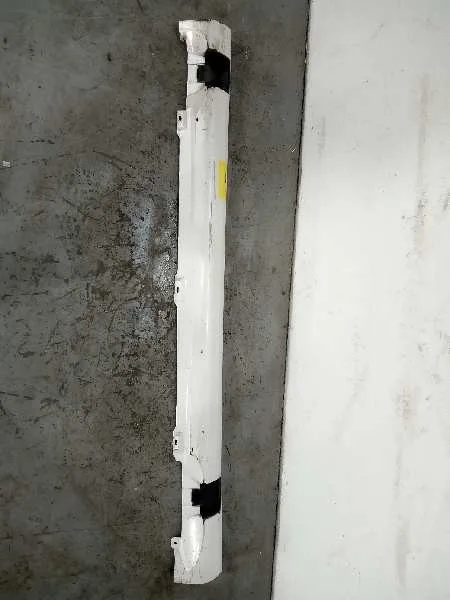 Faldon Lateral para Seat Leon (1M1)