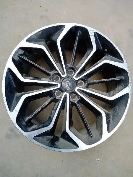 Llanta para Ford Focus