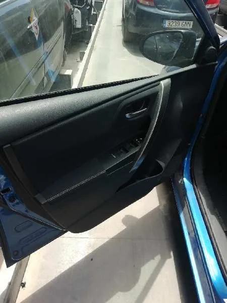 Guarnecido Puerta Delantera Izquierda para Toyota Auris