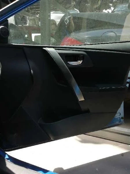 Guarnecido Puerta Delantera Derecha para Toyota Auris