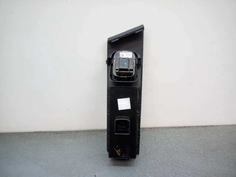 Mando Elevalunas Delantero Izquierdo para Volkswagen Passat Lim. (362)