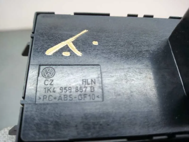 Mando Elevalunas Delantero Izquierdo para Volkswagen Passat Lim. (362)