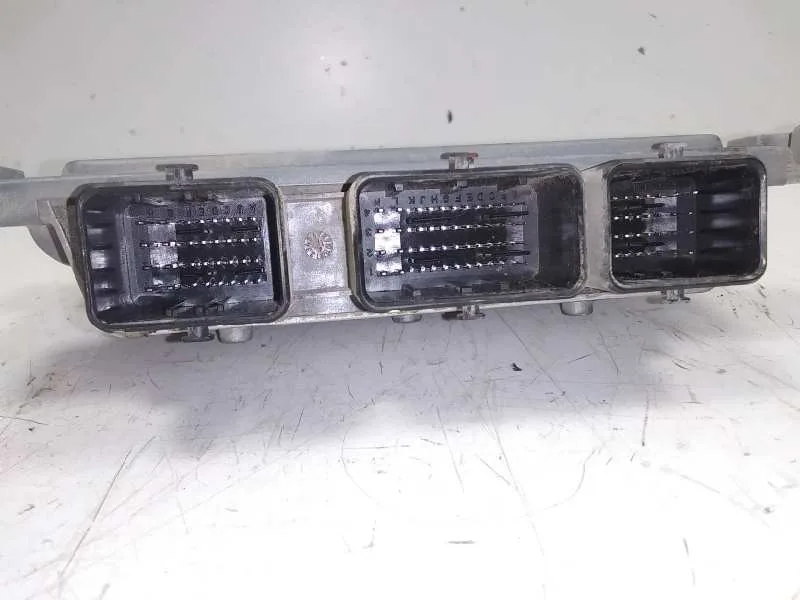Centralita Motor Uce para Ford Fiesta (Cb1)