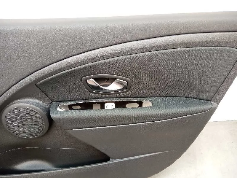 Guarnecido Puerta Delantera Derecha para Renault Megane Iii Berlina 5 P