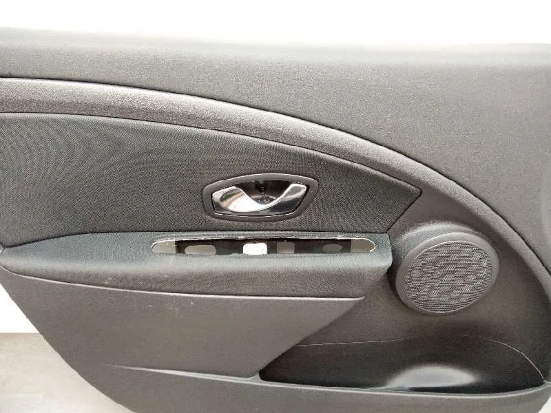 Guarnecido Puerta Delantera Izquierda para Renault Megane Iii Berlina 5 P