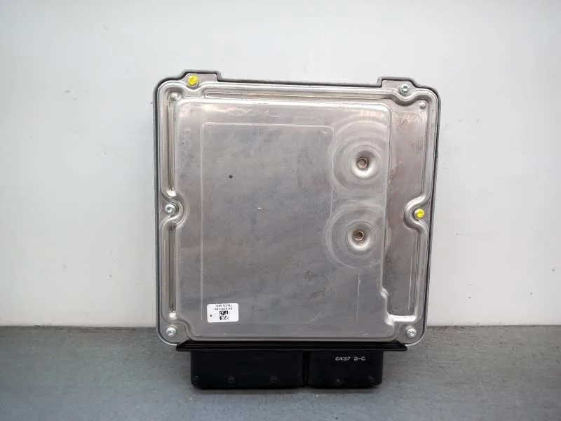 Centralita Motor Uce para Audi A4 Avant (8E)