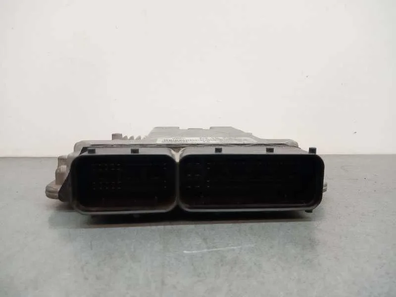 Centralita Motor Uce para Volkswagen Touareg (7La)