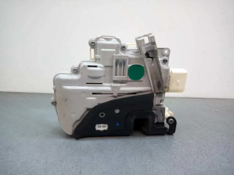 Cerradura Puerta Delantera Izquierda para Volkswagen Passat Lim. (362)