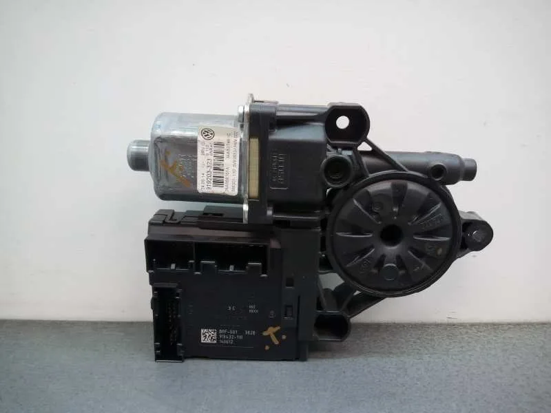 Motor Elevalunas Delantero Izquierdo para Volkswagen Passat Lim. (362)