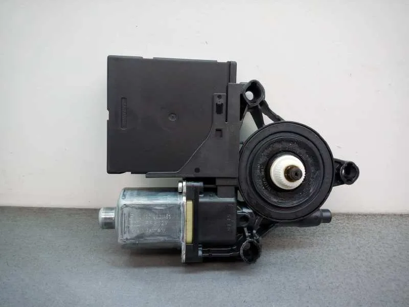Motor Elevalunas Delantero Izquierdo para Volkswagen Passat Lim. (362)