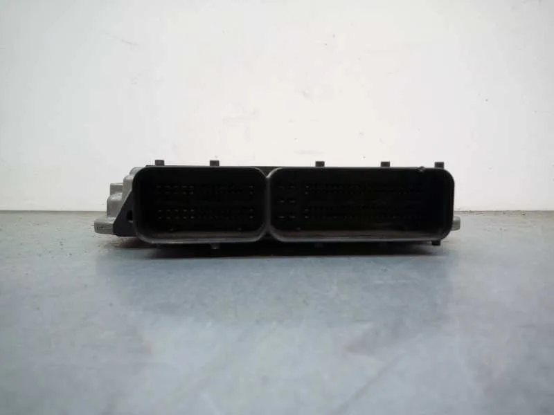 Centralita Motor Uce para Opel Insignia Sports Tourer