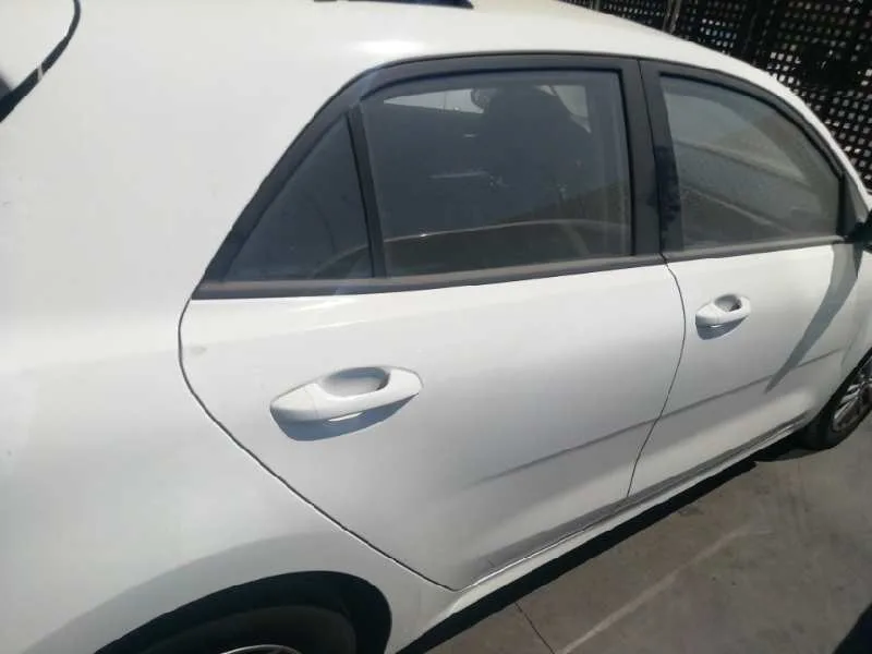 Puerta Trasera Derecha para Kia Rio